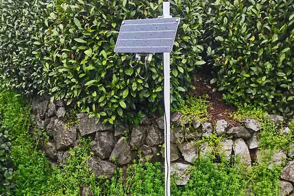 杭州西湖龍井村茶園土壤墑情監(jiān)測儀安裝　